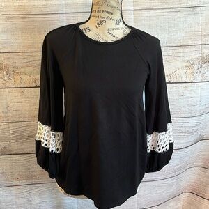 Pete Black Top w White Crochet Trim Size XS Boutique Brand